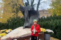 12-Pamietamy-o-wielkich-Polkach-wycieczka-do-pomnika-Sw.-Jana-Pawla-II-2