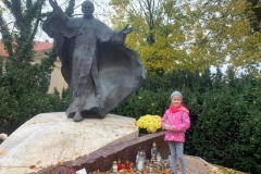 12-Pamietamy-o-wielkich-Polkach-wycieczka-do-pomnika-Sw.-Jana-Pawla-II-3