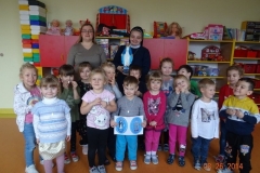 8-grudnia-dzieci-otrzymaly-cudowny-medalik-3