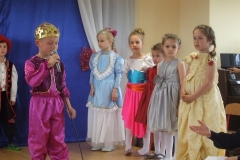 Dzien-Mamy-i-Taty-bajka-pt.-Kopciuszek-w-grupie-5-i-6-latkow-28