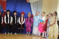 Dzien-Mamy-i-Taty-bajka-pt.-Kopciuszek-w-grupie-5-i-6-latkow-31