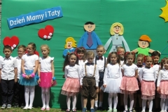 Dzien-Mamy-i-Taty-w-grupie-Sloneczek-i-Bozych-Duszkow-6