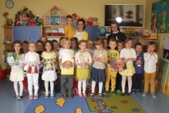 Dzien-Papieski-w-grupie-Promyczki-i-Aniolki-16.10-8