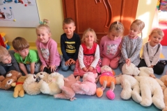 Dzien-pluszowego-misia-i-przedstawienie-o-bezpieczenstwie-24.11-14