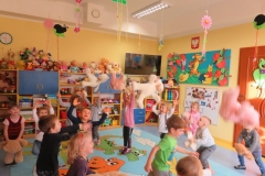 Dzien-pluszowego-misia-i-przedstawienie-o-bezpieczenstwie-24.11-7