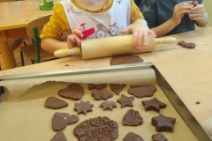 Motylki-i-Sloneczka-pieka-pierniczki-na-swieta-5