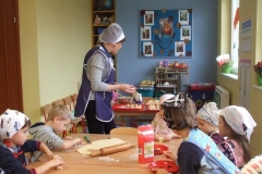 Pieczemy-rogaliki-w-grupie-starszakow-7.11-11