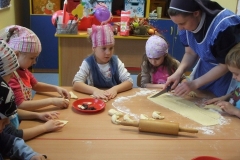 Pieczemy-rogaliki-w-grupie-starszakow-7.11-17