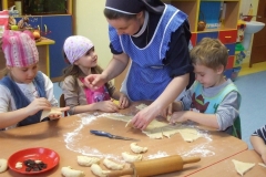 Pieczemy-rogaliki-w-grupie-starszakow-7.11-18