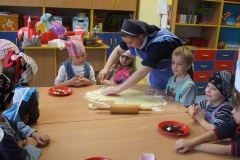 Pieczemy-rogaliki-w-grupie-starszakow-7.11-22