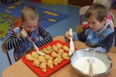 Pieczemy-rogaliki-w-grupie-starszakow-7.11-3