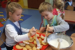 Pieczemy-rogaliki-w-grupie-starszakow-7.11-4