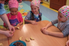 Pieczenie-pierniczkow-u-Promyczkow-06.11-6