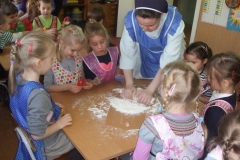 Pieczenie-piernikow-w-grupie-starszakow-04.12-12