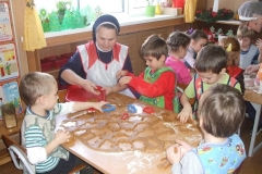 Pieczenie-piernikow-w-grupie-starszakow-04.12-5