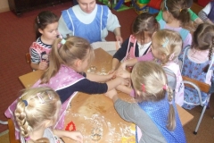Pieczenie-piernikow-w-grupie-starszakow-04.12-7