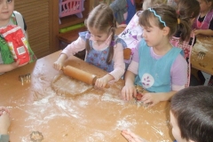 Pieczenie-piernikow-w-grupie-starszakow-04.12-8