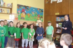 Program-artystyczny-w-wykonaniu-starszakow-z-okazji-dnia-Edukacji-Narodowej-–-14.10-1