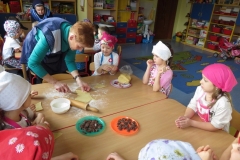 Promyczki-pieka-rogaliki-Sw.-Marcina-09.11-19