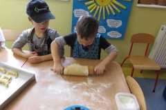 Promyczki-pieka-rogaliki-Sw.-Marcina-09.11-21