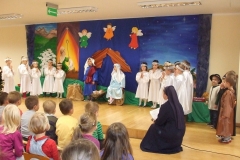 Przedstawiamy-Jaselka-dla-dzieci-ze-Szkoly-podstawowej-nr-85-22.01-15
