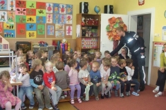 Przedszkolak bezpieczny na drodze- spotkanie z policjantem - 23.10