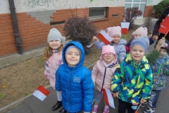 Przedszkolaki-rozdaja-flagi-z-okazji-Swieta-Niepodleglosci-25