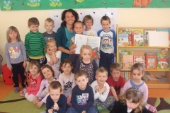 Rodzice-czytaja-bajki-z-cyklu-cala-Polska-czyta-dzieciom-2