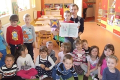 Rodzice-czytaja-bajki-z-cyklu-cala-Polska-czyta-dzieciom-4