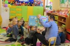 Rodzice-czytaja-dzieciom-3