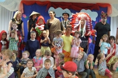 Rodzice-z-okazji-Dnia-Dziecka-przedstawiaja-bajke-pt.-Czerwony-Kapturek-12