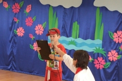 Rodzice-z-okazji-Dnia-Dziecka-przedstawiaja-bajke-pt.-Czerwony-Kapturek-18