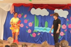 Rodzice-z-okazji-Dnia-Dziecka-przedstawiaja-bajke-pt.-Czerwony-Kapturek-21