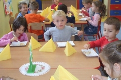 Salatka-owocowo-warzywana-w-grupie-starszakow-30.09-10