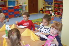 Salatka-owocowo-warzywana-w-grupie-starszakow-30.09-8