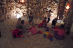 Sloneczka-i-Boze-Duszki-na-wycieczce-do-Groty-Solnej-i-na-Stary-Rynek-22.04-10