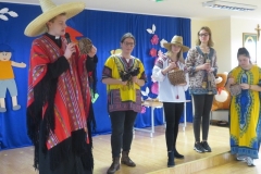 Spotkanie-z-grupa-Misyjna-i-klerykiem-Michalem-absolwentem-przedszkola-11.12-5