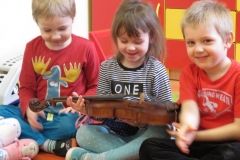 Spotkanie-z-mama-i-ciocia-Moniki-poznajemy-skrzypce-i-wiolonczele-16.03-9