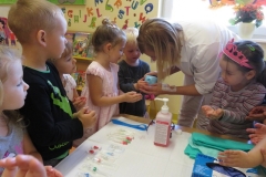 Spotkanie-z-pielegniarka-p.-Brygida-babcia-Zuzi-w-gr.-Boze-Duszki-19.09-12