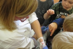 Spotkanie-z-pielegniarka-p.-Brygida-babcia-Zuzi-w-gr.-Boze-Duszki-19.09-6