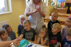 Spotkanie-z-pielegniarka-p.-Brygida-babcia-Zuzi-w-gr.-Boze-Duszki-19.09-9