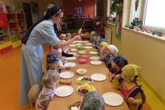 Szaszlyki-owocowe-u-Bozych-Duszkow-10