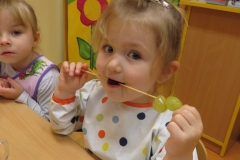 Szaszlyki-owocowe-u-Bozych-Duszkow-15