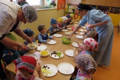 Szaszlyki-owocowe-u-Bozych-Duszkow-18