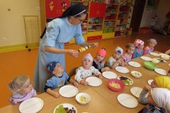 Szaszlyki-owocowe-u-Bozych-Duszkow-22