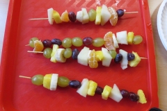 Szaszlyki-owocowe-u-Bozych-Duszkow-4