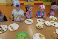 Szaszlyki-owocowe-u-Bozych-Duszkow-6