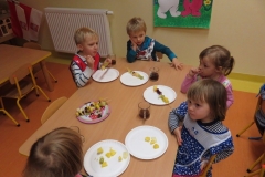 Szaszlyki-owocowe-u-Bozych-Duszkow-8