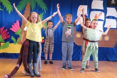 UROCZYSTE-POZEGNANIE-PRZEDSZKOLAKOW-BAJKA-pt.-PIOTRUS-PAN-W-WYKONANIU-PROMYCZKOW-20.06-18