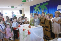 UROCZYSTE-POZEGNANIE-PRZEDSZKOLAKOW-BAJKA-pt.-PIOTRUS-PAN-W-WYKONANIU-PROMYCZKOW-20.06-2